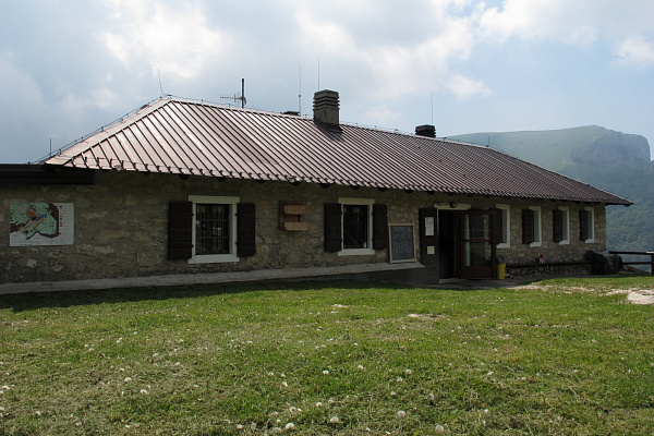 Gehen Sie zum Rifugio Fos-Ce
