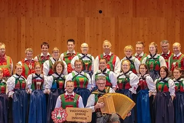 Esibizione del gruppo di ballo folckoristico di San Candido
